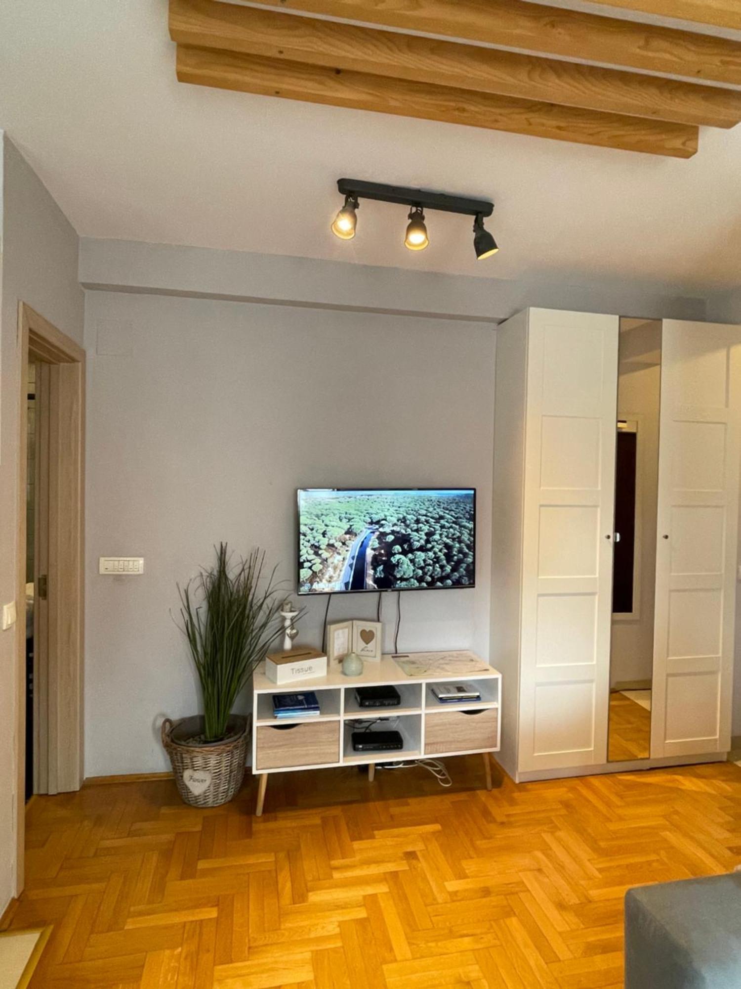Apartment Cerska Mrb Belgrado Exterior foto